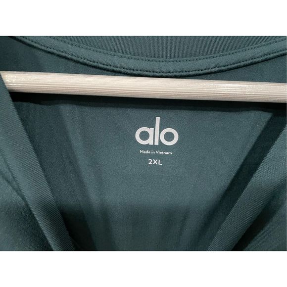 ALO Yoga Men’s Conquer Reform Crew Neck Short Sleeve 2XL XXL M1205R Green NWT - Picture 4 of 6